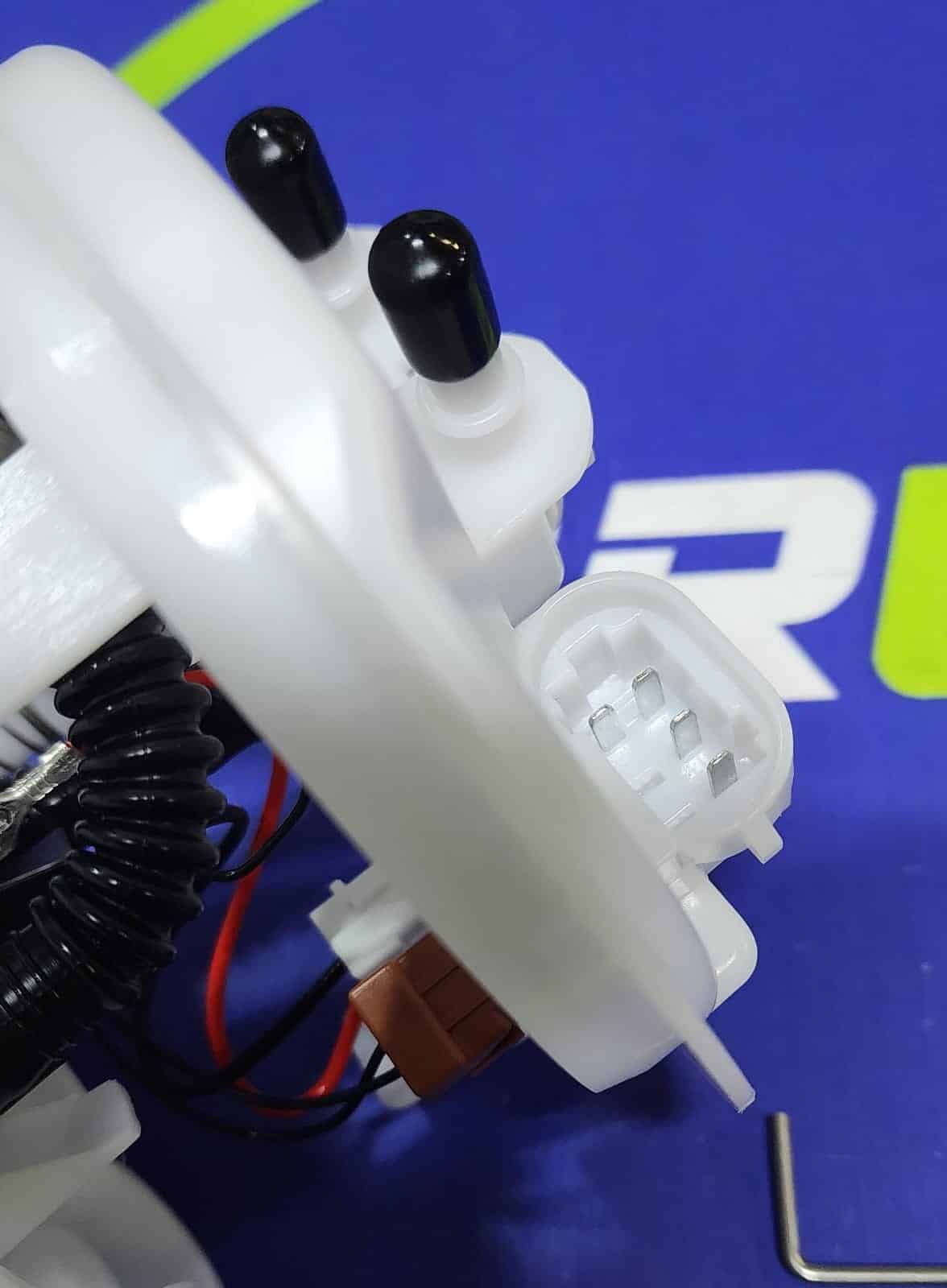 Bomba gasolina completa renault twingo 16v , 8v - Image 3